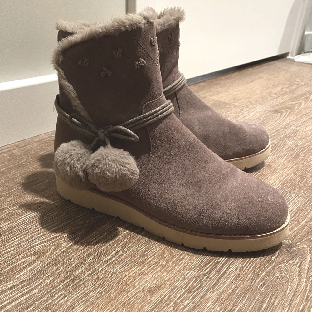 Jack Rogers Vera-Suede Faux Fur Boots size 8.5 in French Grey